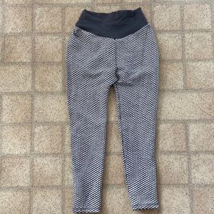 leggings. Size medium. Never worn.